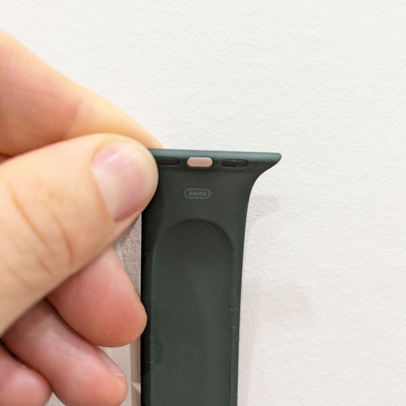 Genuine Apple Watch Solo Band (Dark Green 44mm/8) - Picture 3 of 4